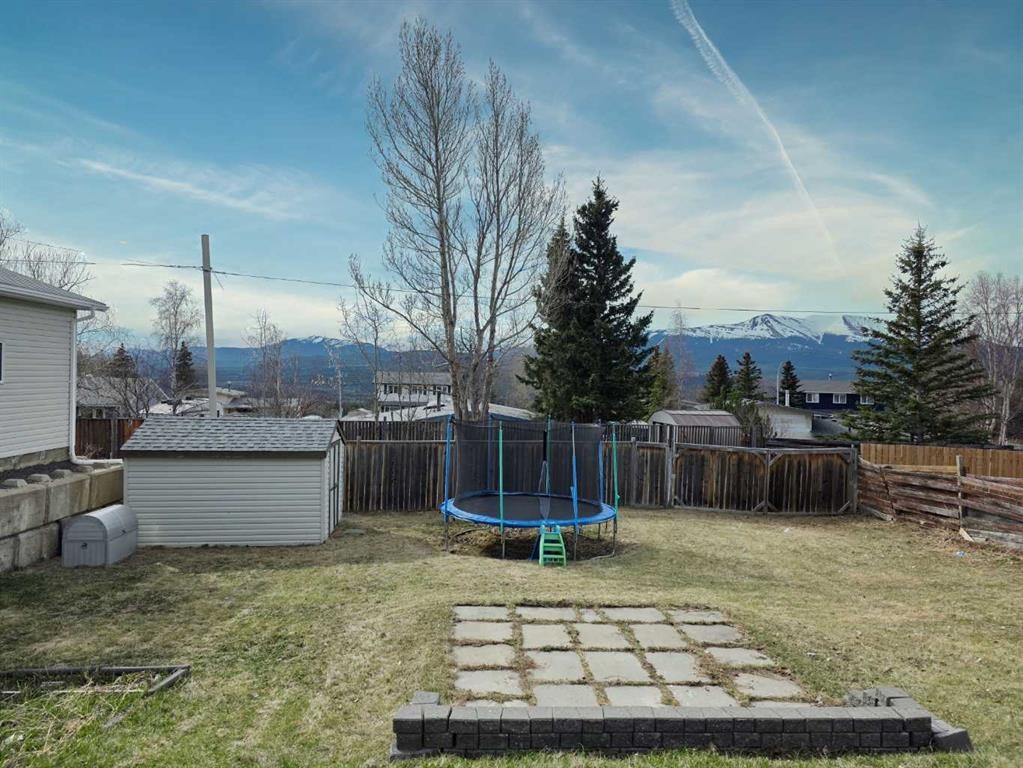 10833 99 Avenue, Grande Cache, AB - Outdoor