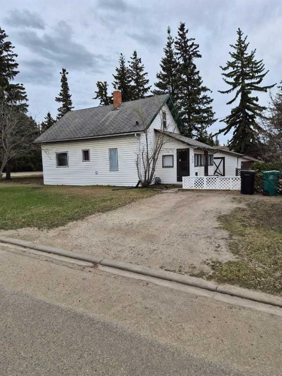 707 3 Avenue, Beaverlodge, AB - Outdoor