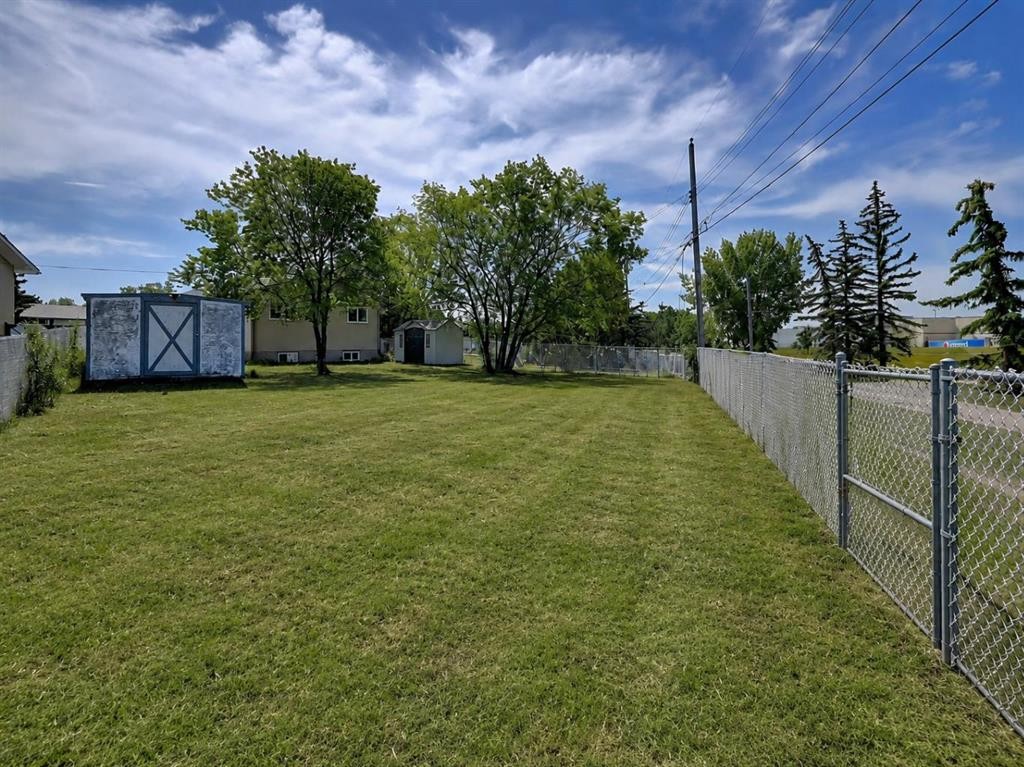 11448 97 Street, Grande Prairie, AB - Outdoor