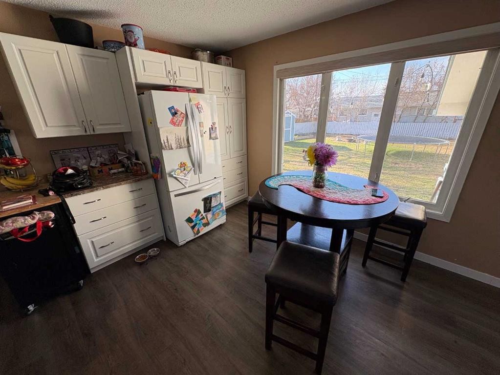 4715 47 Avenue, Grimshaw, AB - Indoor
