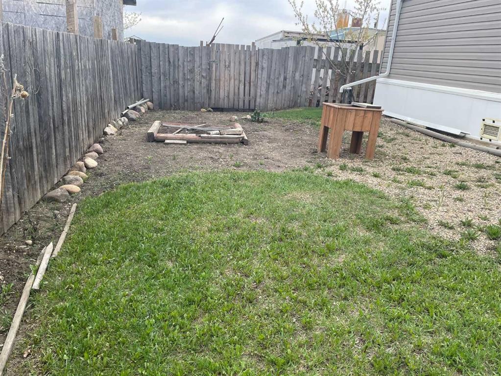 10305 101 Street, Fairview, AB - Outdoor