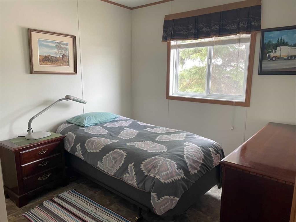 10305 101 Street, Fairview, AB - Indoor Photo Showing Bedroom