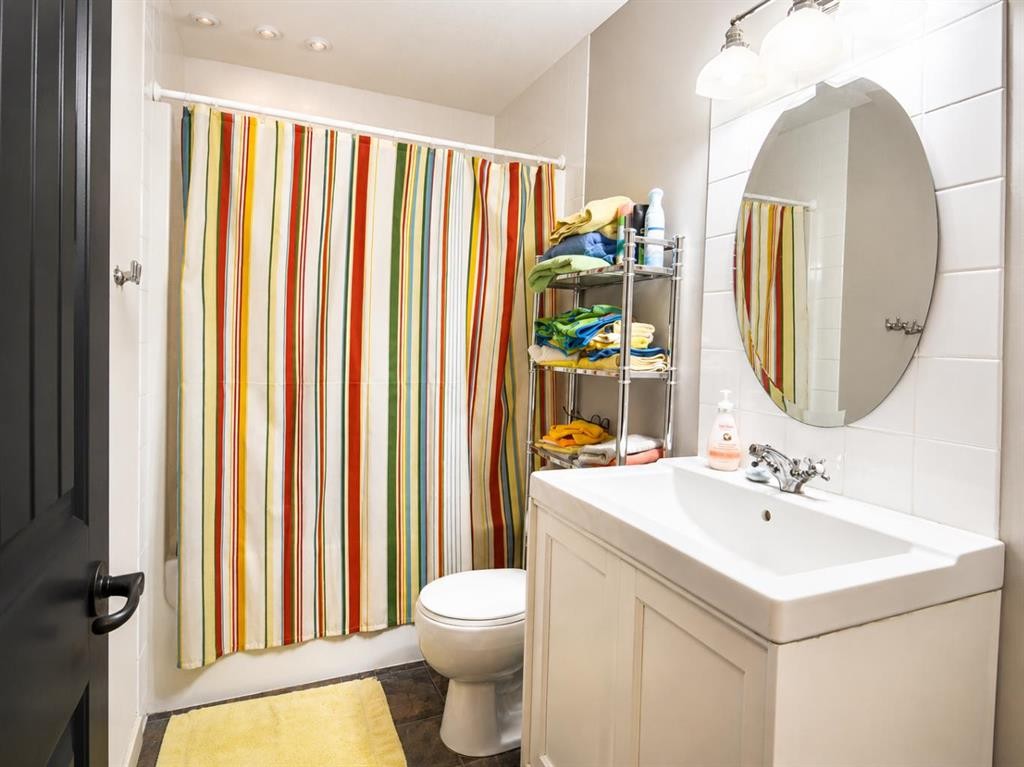 14-71332 Range Road 262, Ridgevalley, AB - Indoor Photo Showing Bathroom