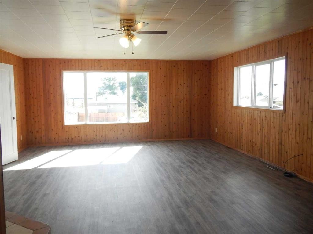 10829 106 Avenue, Fairview, AB - Indoor Photo Showing Other Room