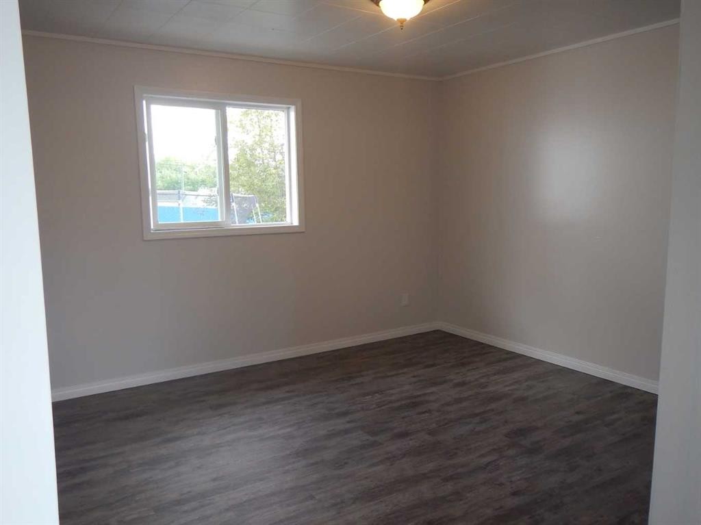 10829 106 Avenue, Fairview, AB - Indoor Photo Showing Other Room