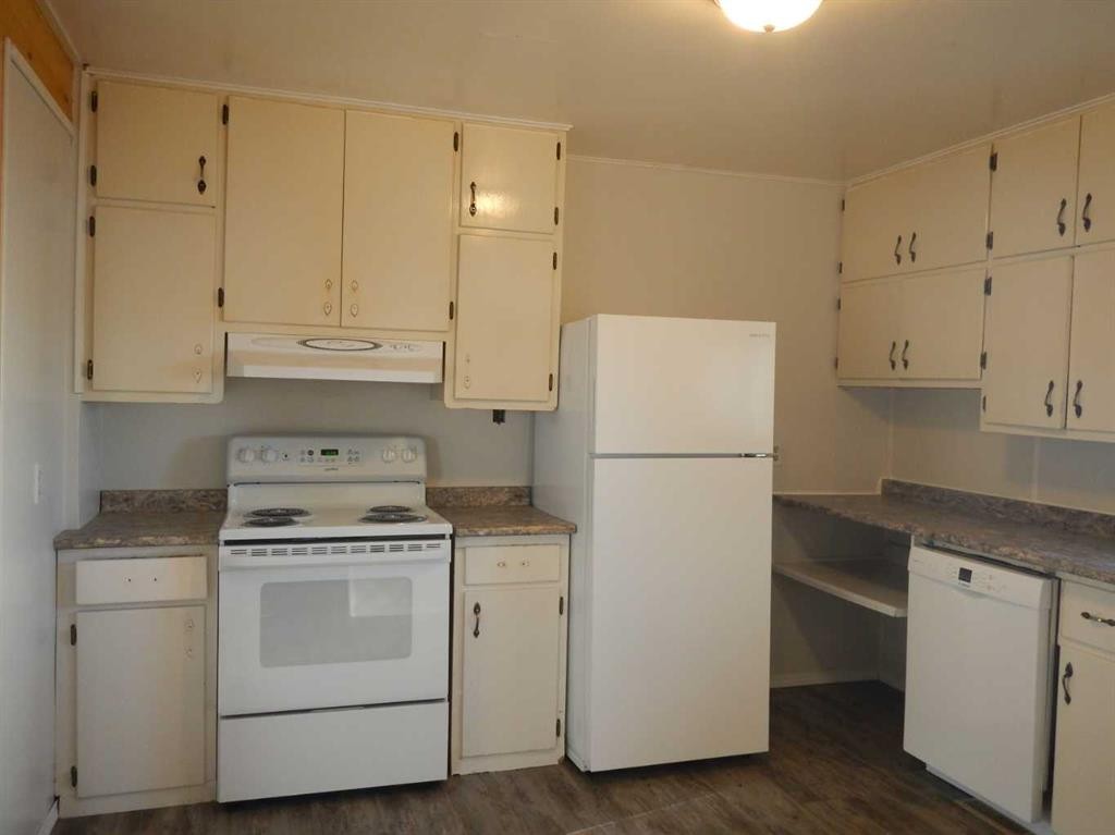 10829 106 Avenue, Fairview, AB - Indoor Photo Showing Kitchen