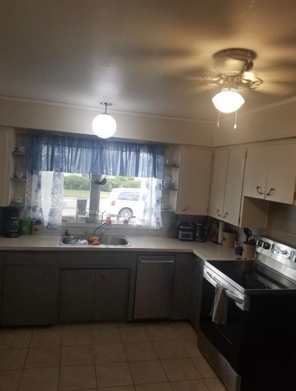 4904 52 St, Grimshaw, AB - Indoor Photo Showing Kitchen