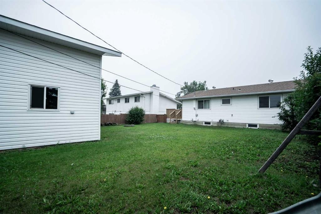 4904 52 St, Grimshaw, AB - Outdoor