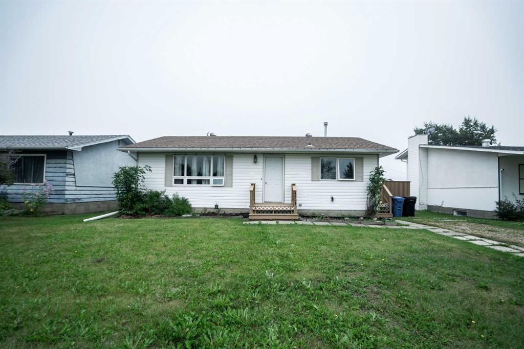 4904 52 St, Grimshaw, AB - Outdoor