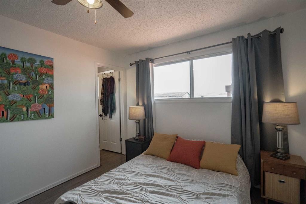5210 54A Ave, Berwyn, AB - Indoor Photo Showing Bedroom