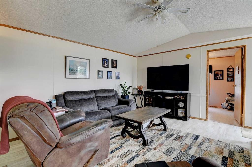 10301 99 Avenue, Bezanson, AB