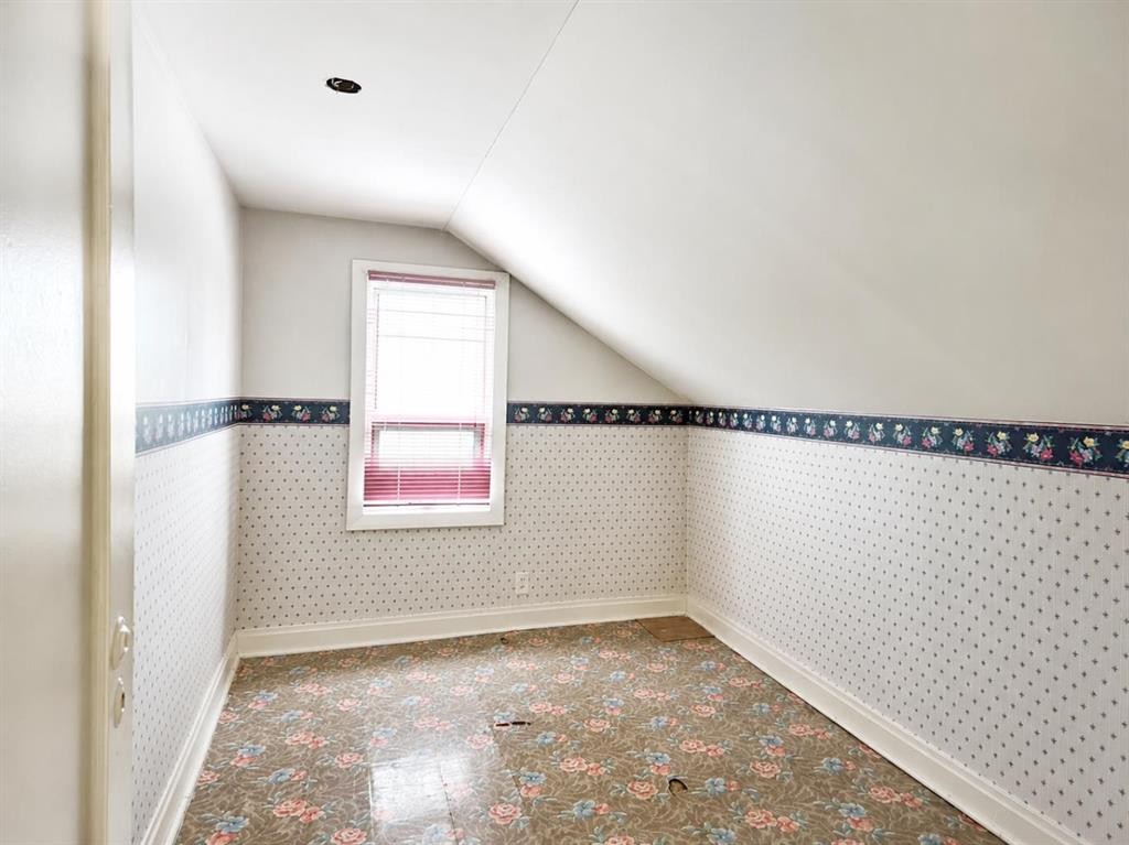 26070 Twp Rd 714, Ridgevalley, AB - Indoor Photo Showing Other Room