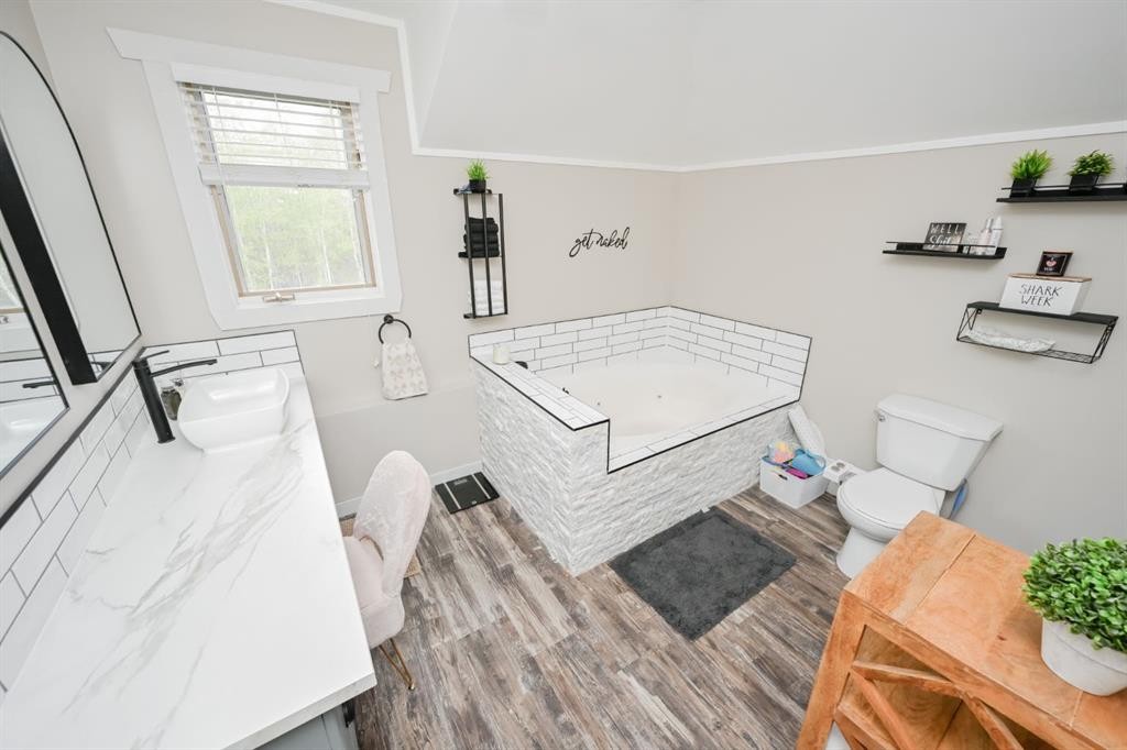 31050 43 Highway, Bezanson, AB - Indoor