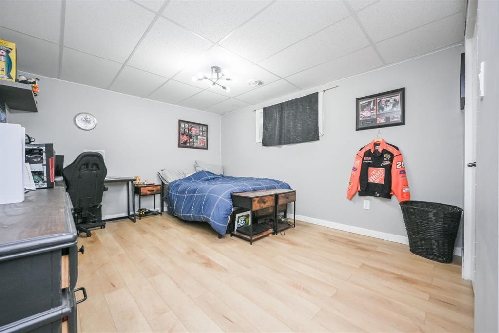 31050 43 Highway, Bezanson, AB - Indoor Photo Showing Bedroom