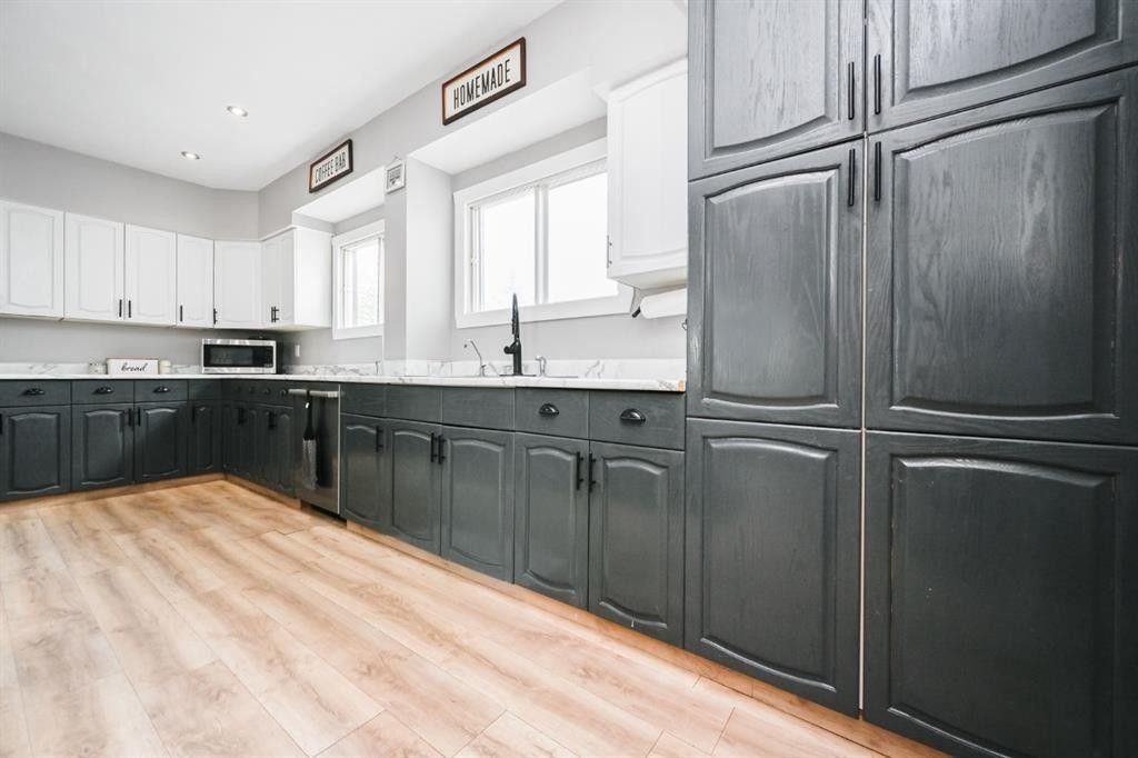 31050 43 Highway, Bezanson, AB - Indoor Photo Showing Kitchen