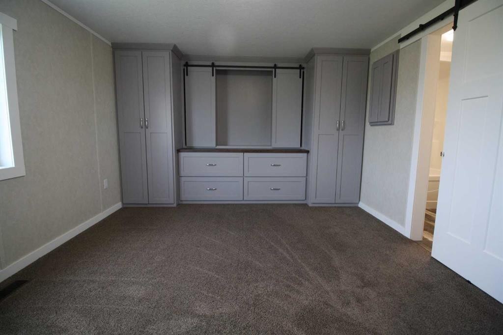 32 Deerglen, High Level, AB - Indoor