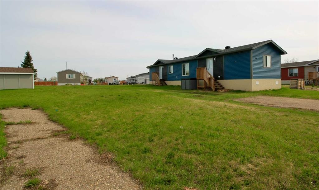 32 Deerglen, High Level, AB - Outdoor