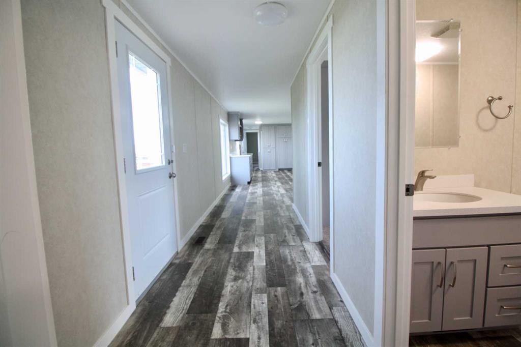 32 Deerglen, High Level, AB - Indoor