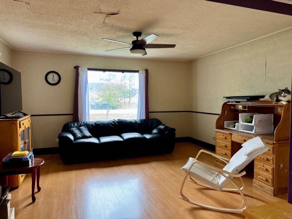 11205 103 Avenue, Fairview, AB - Indoor