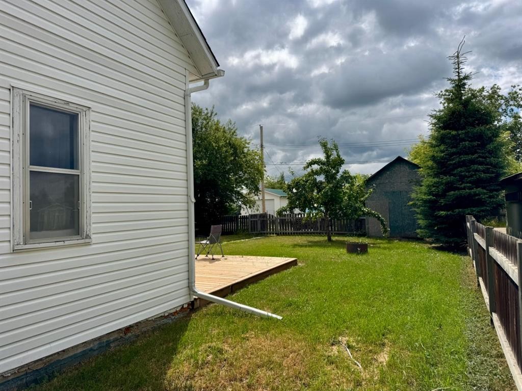 11205 103 Avenue, Fairview, AB - Outdoor