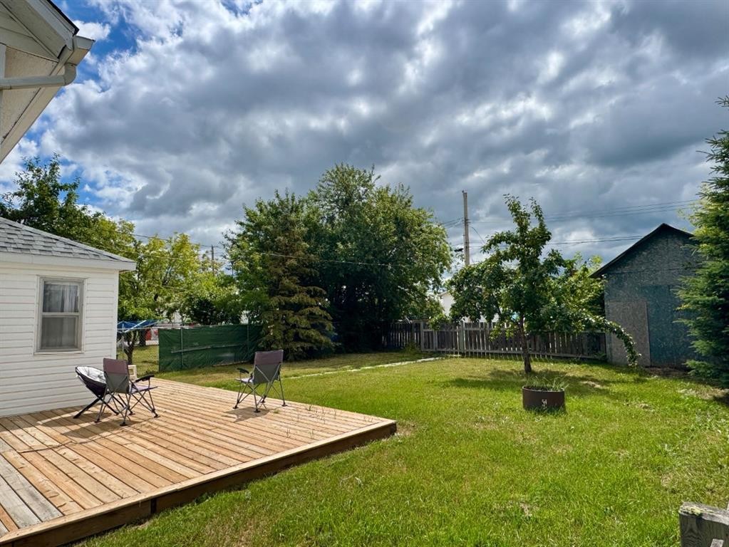 11205 103 Avenue, Fairview, AB - Outdoor