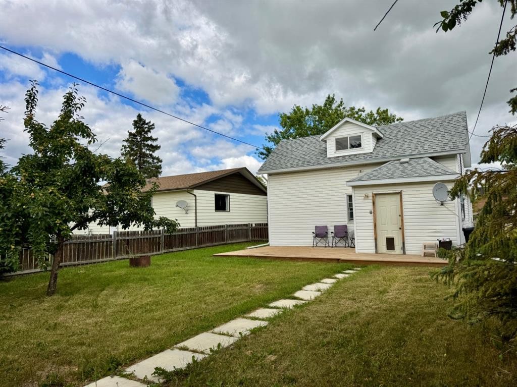 11205 103 Avenue, Fairview, AB - Outdoor