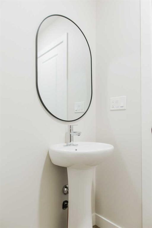 9522 114 Avenue, Clairmont, AB - Indoor Photo Showing Bathroom
