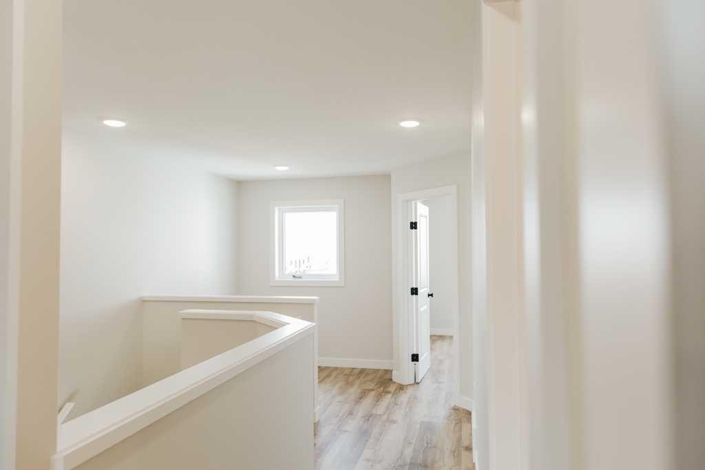 9522 114 Avenue, Clairmont, AB - Indoor