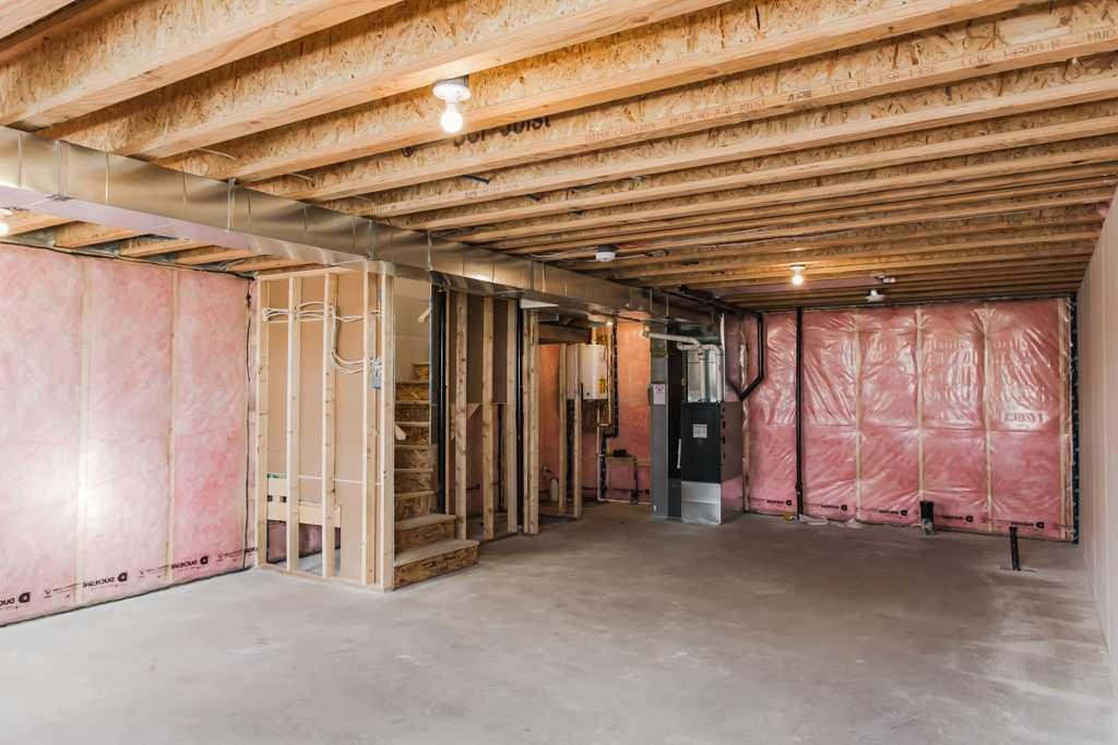 9522 114 Avenue, Clairmont, AB - Indoor Photo Showing Basement