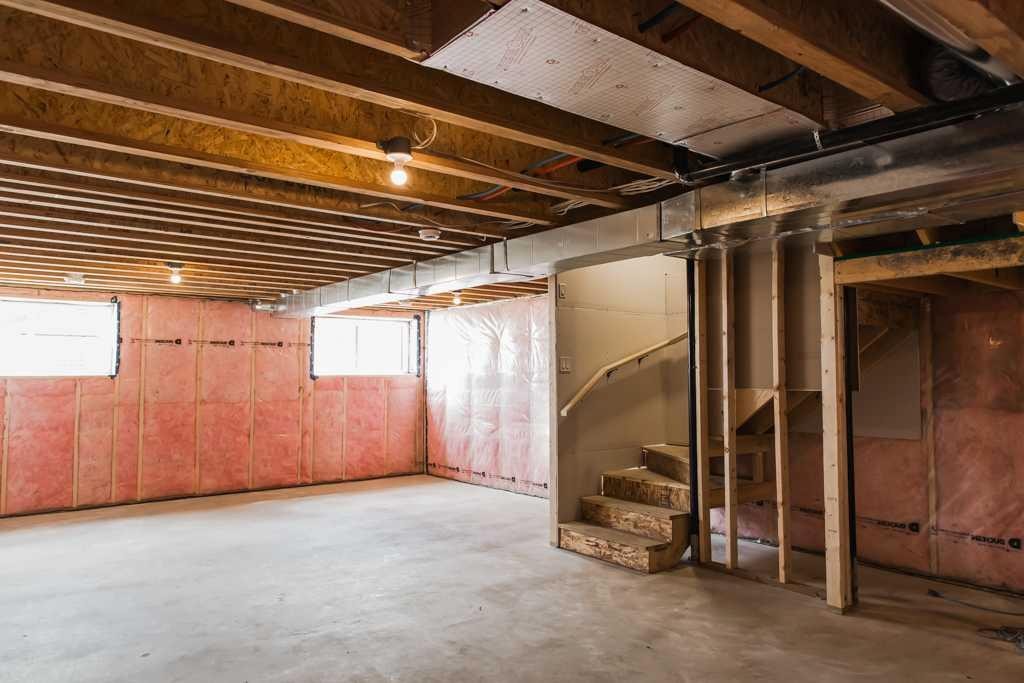 9522 114 Avenue, Clairmont, AB - Indoor Photo Showing Basement