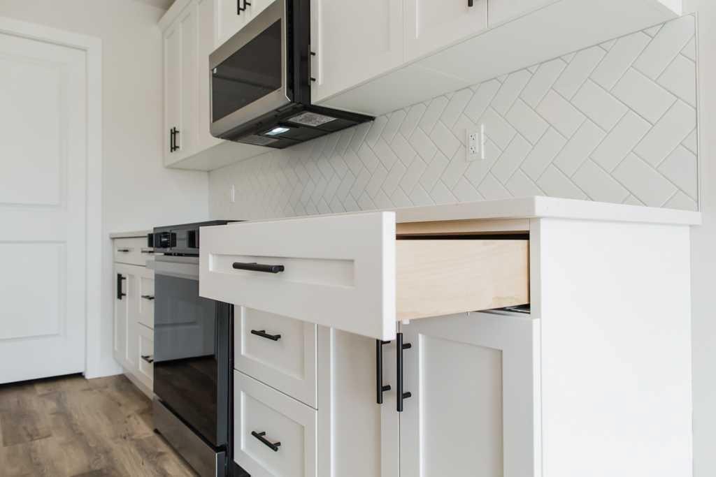 9522 114 Avenue, Clairmont, AB - Indoor