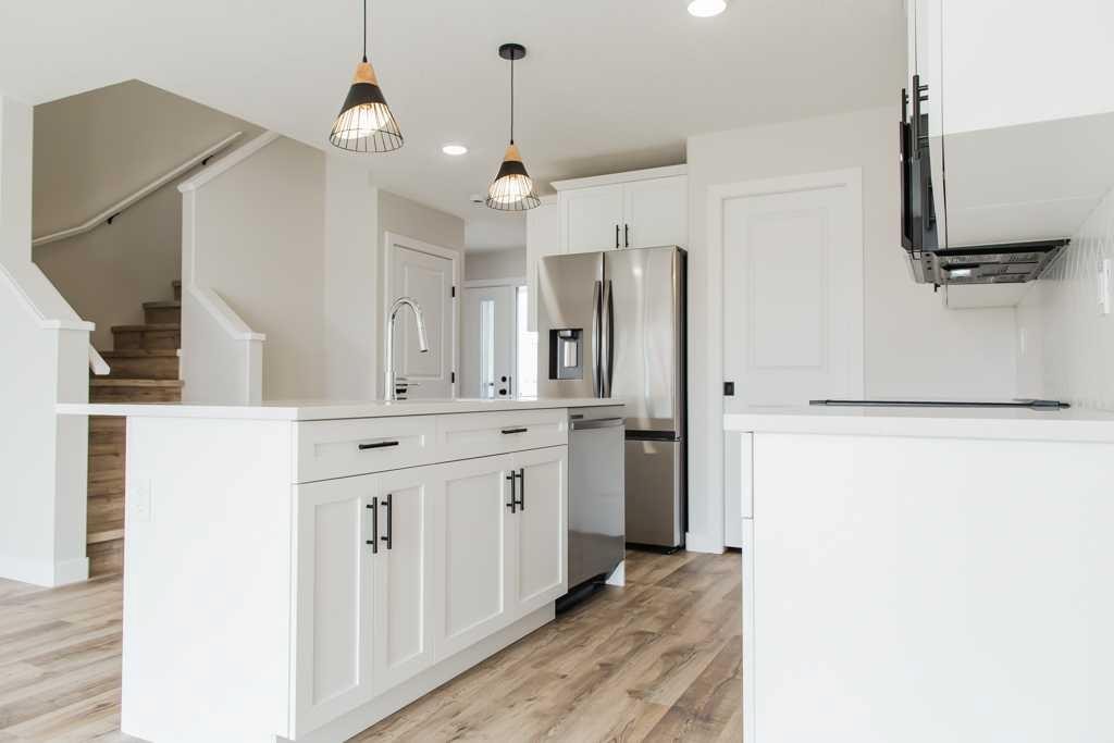 9522 114 Avenue, Clairmont, AB - Indoor Photo Showing Kitchen With Stainless Steel Kitchen