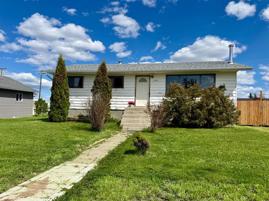 4643 52 Street, Rycroft, AB - Outdoor