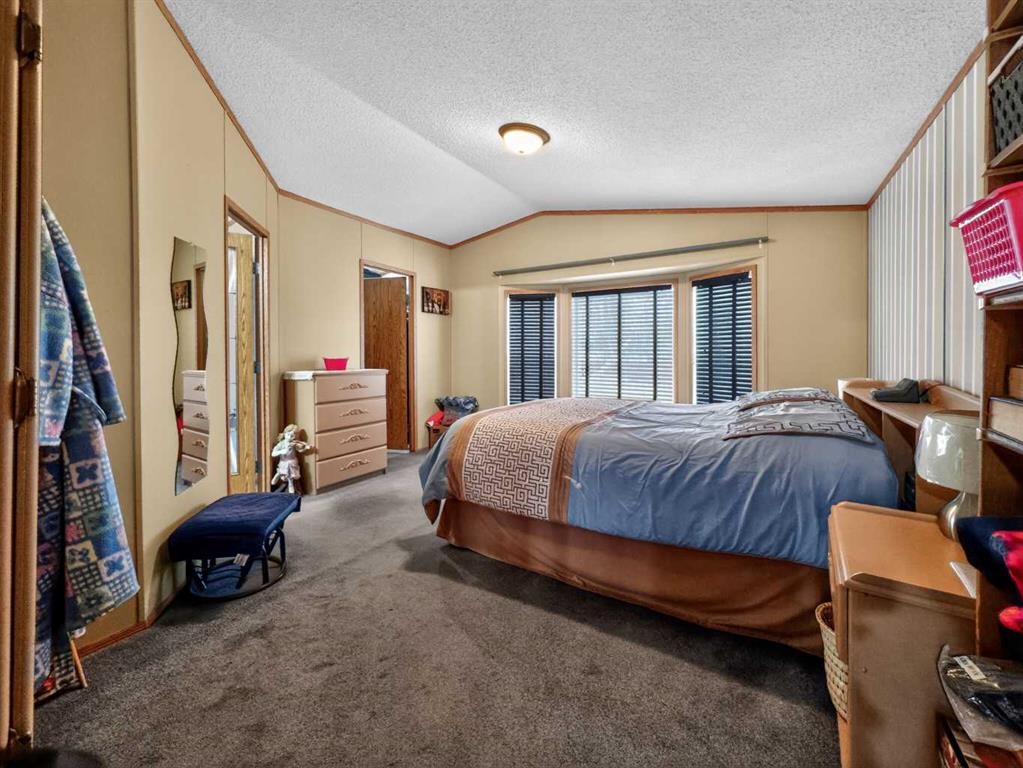 10202 Homestead Way, La Crete, AB - Indoor Photo Showing Bedroom
