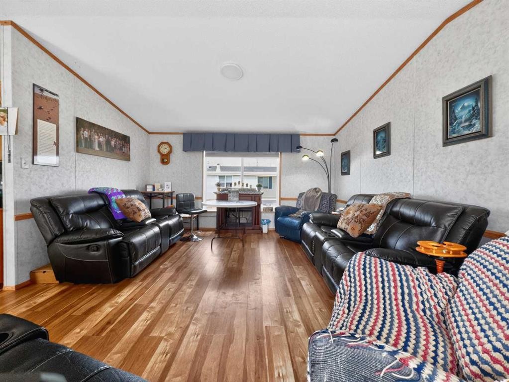 10202 Homestead Way, La Crete, AB - Indoor Photo Showing Living Room