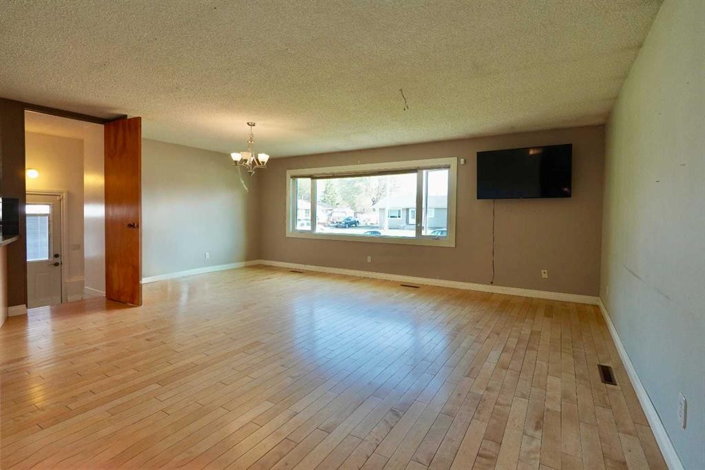 9618 80 Avenue, Peace River, AB - Indoor