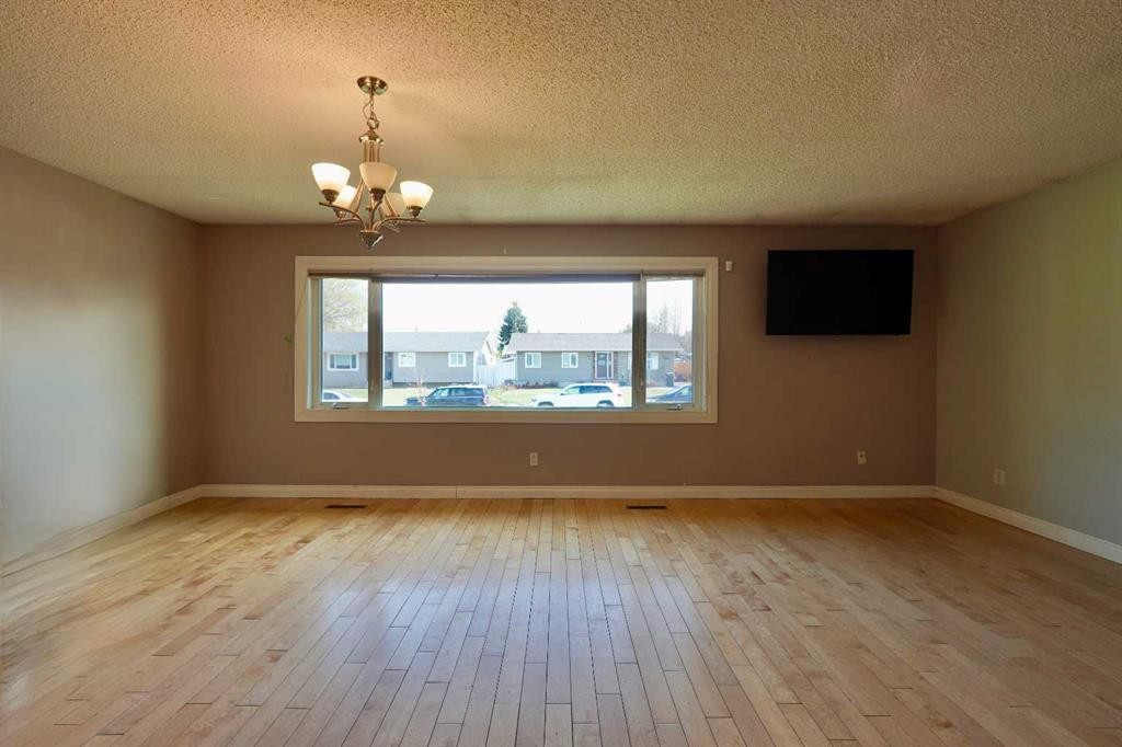 9618 80 Avenue, Peace River, AB - Indoor Photo Showing Other Room