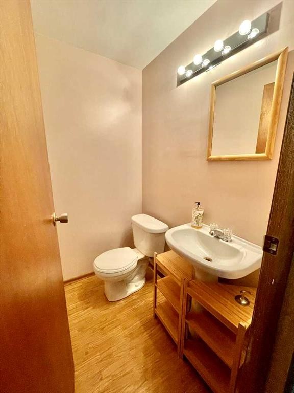 9618 80 Avenue, Peace River, AB - Indoor Photo Showing Bathroom