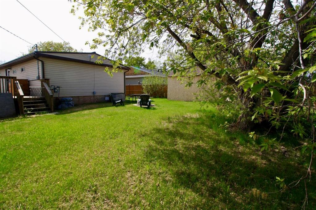 10306 101 Avenue, High Level, AB - Outdoor
