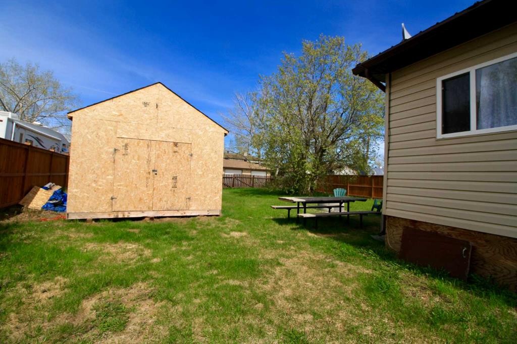 10306 101 Avenue, High Level, AB - Outdoor With Exterior