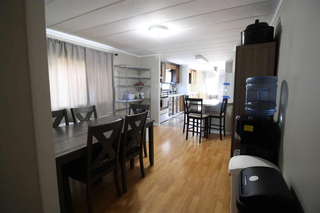 10306 101 Avenue, High Level, AB - Indoor Photo Showing Dining Room