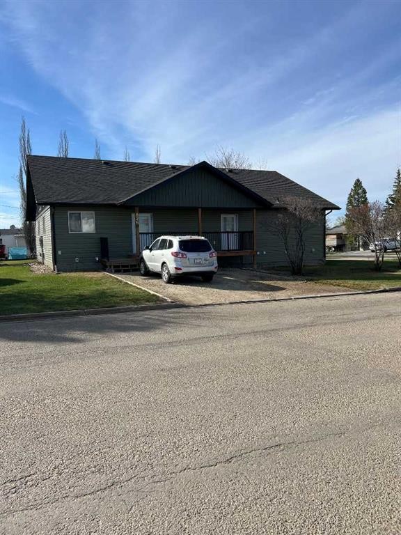 826 3Rd Avenue, Beaverlodge, AB - Outdoor
