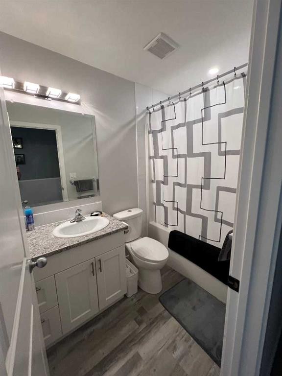 826 3Rd Avenue, Beaverlodge, AB - Indoor Photo Showing Bathroom