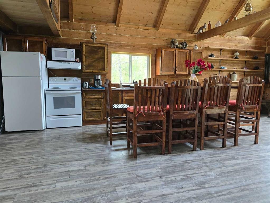 5017 50 Avenue, Berwyn, AB - Indoor