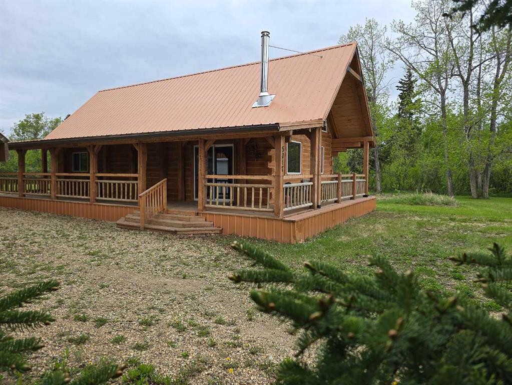 5017 50 Avenue, Berwyn, AB - Outdoor With Deck Patio Veranda