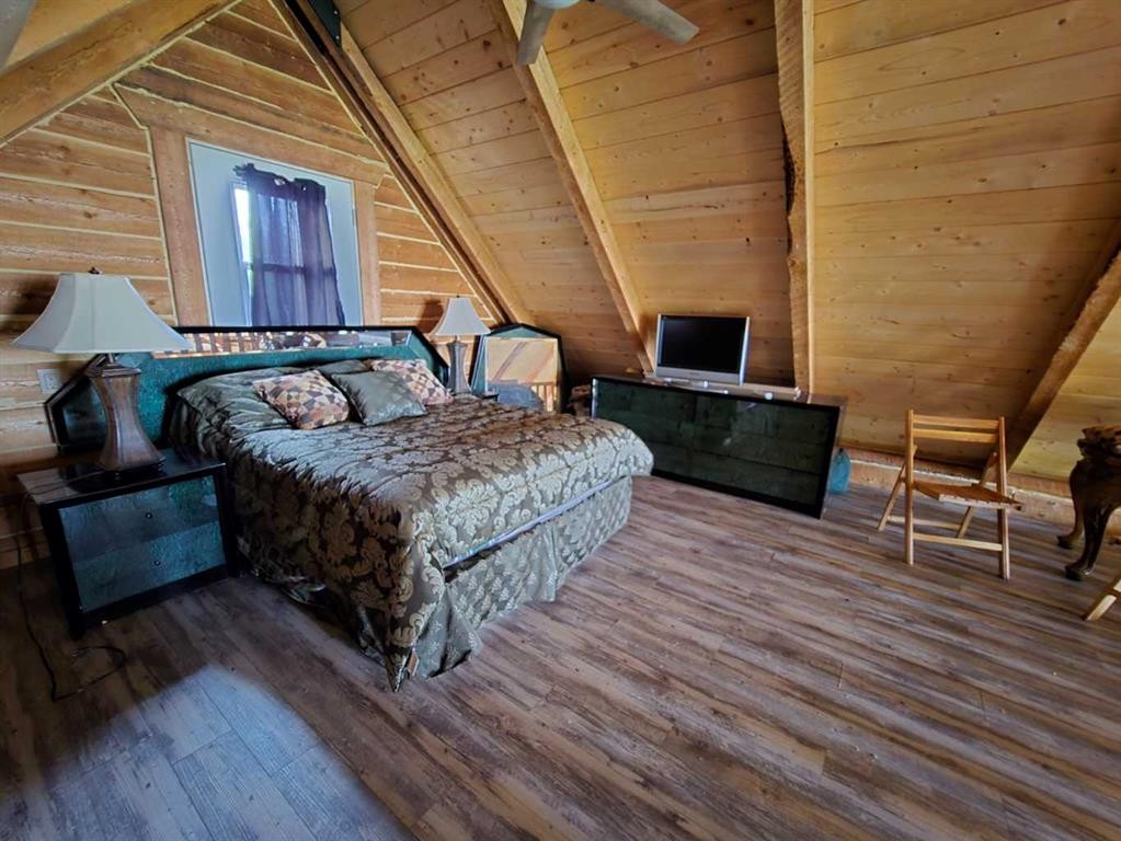 5017 50 Avenue, Berwyn, AB - Indoor Photo Showing Bedroom