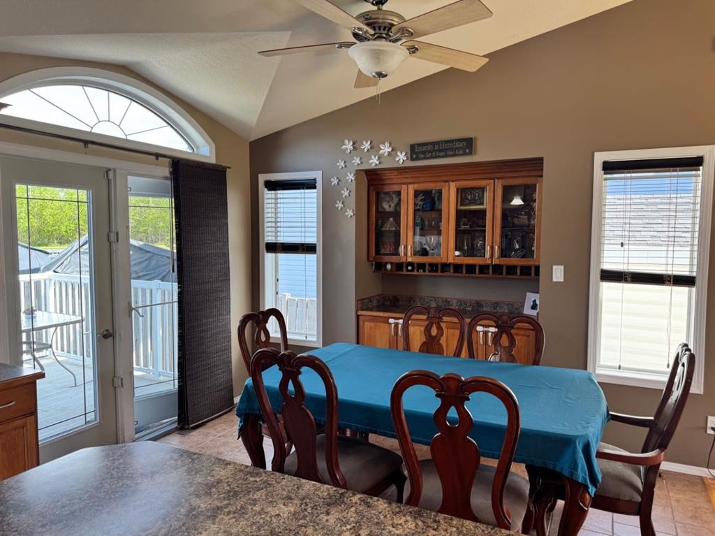 11345 110 Avenue Crescent, Fairview, AB - Indoor Photo Showing Dining Room