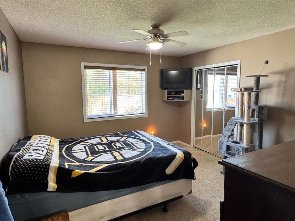 11345 110 Avenue Crescent, Fairview, AB - Indoor Photo Showing Bedroom