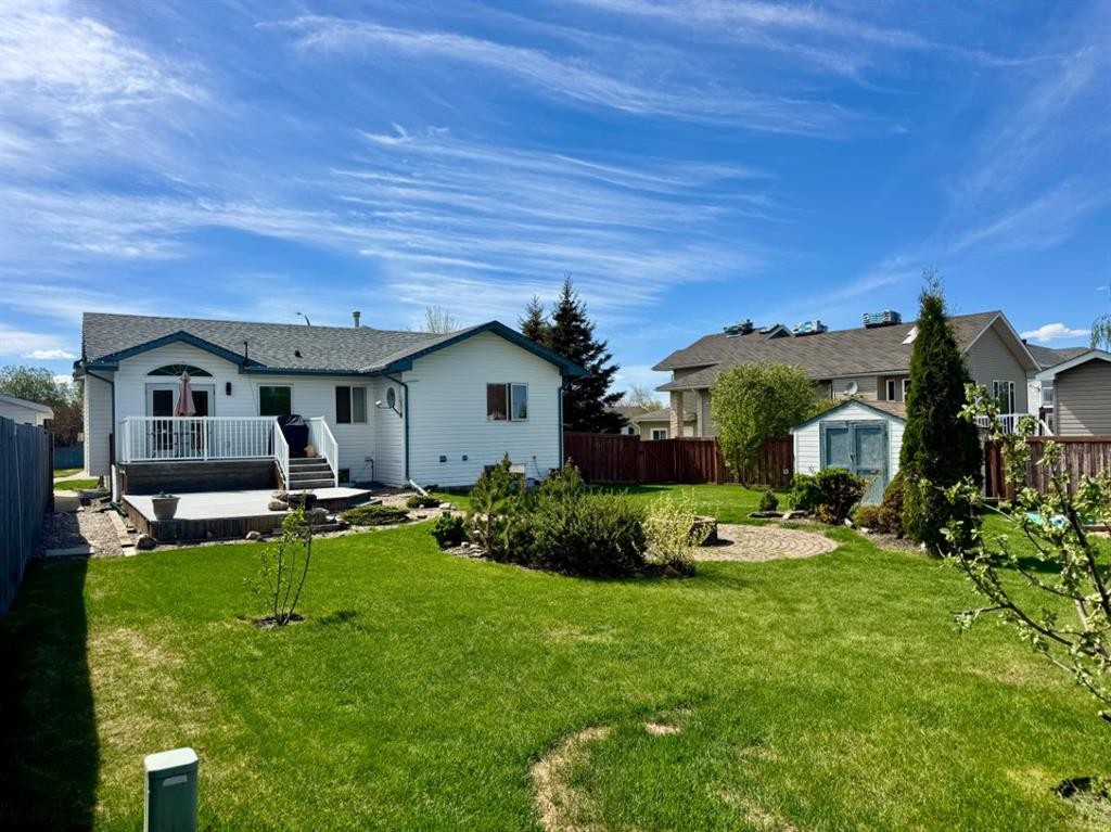 11345 110 Avenue Crescent, Fairview, AB - Outdoor With Deck Patio Veranda