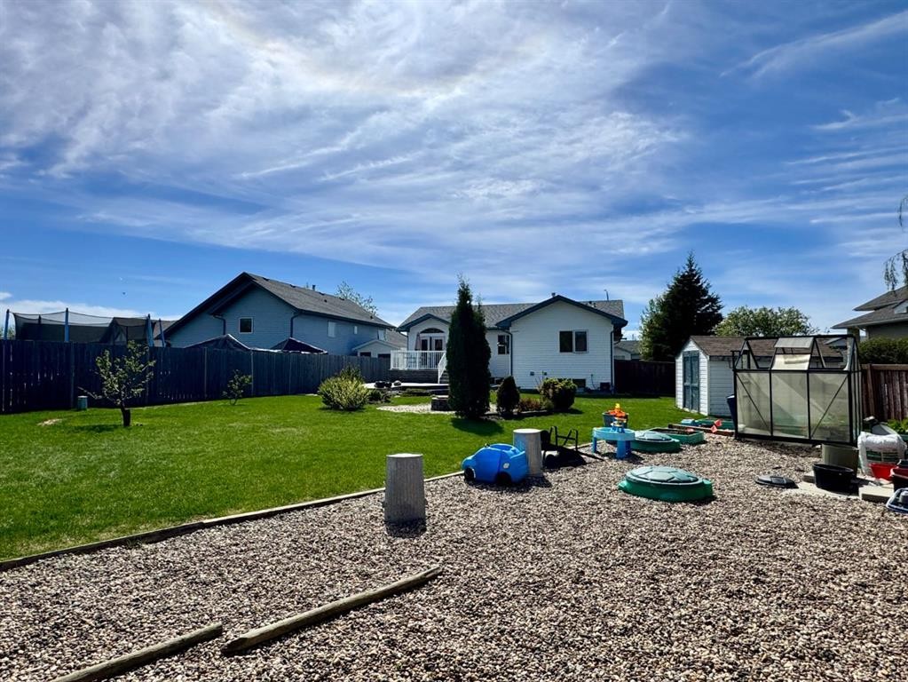 11345 110 Avenue Crescent, Fairview, AB - Outdoor With Backyard